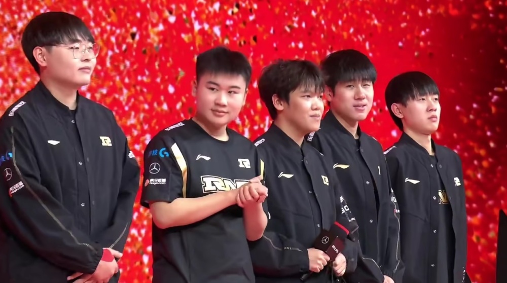 伤病是压垮 伤病是压垮