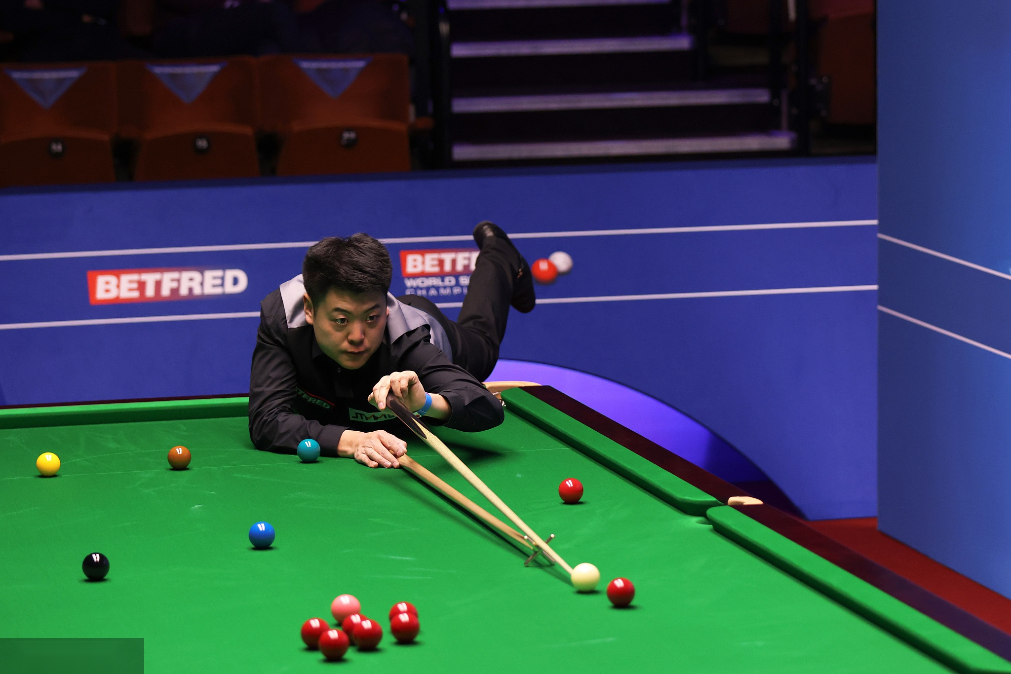 限于技战术 限于技战术